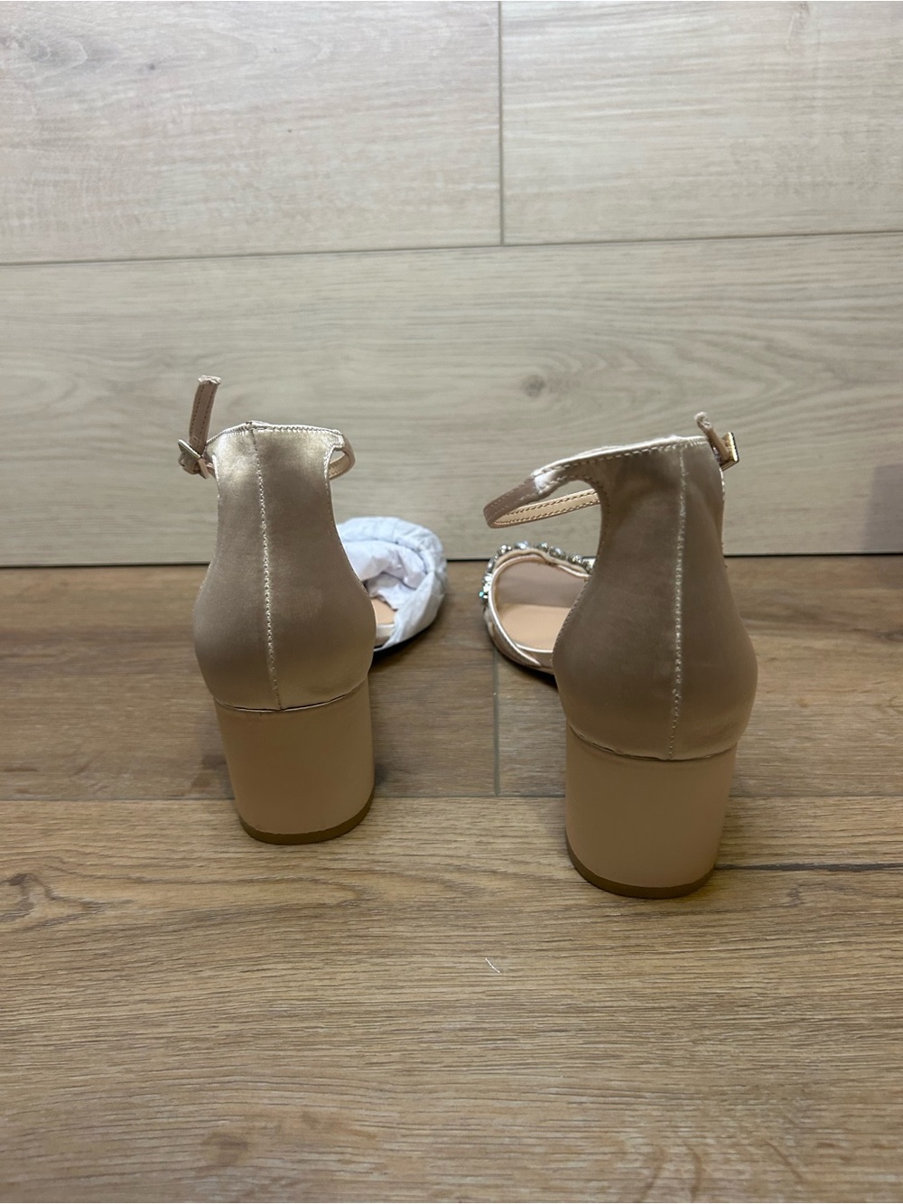 Jewel Badgley Mischka Giona Embellished Evening Champagne Satin Heel Size 10 - Picture 3 of 9